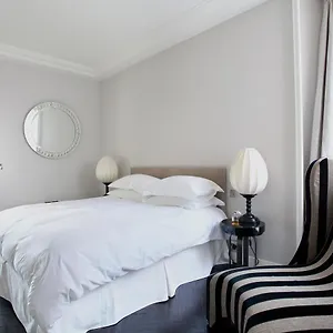 Outstanding 2 Bedrooms With A Terrific Eiffel Tower View Paris
