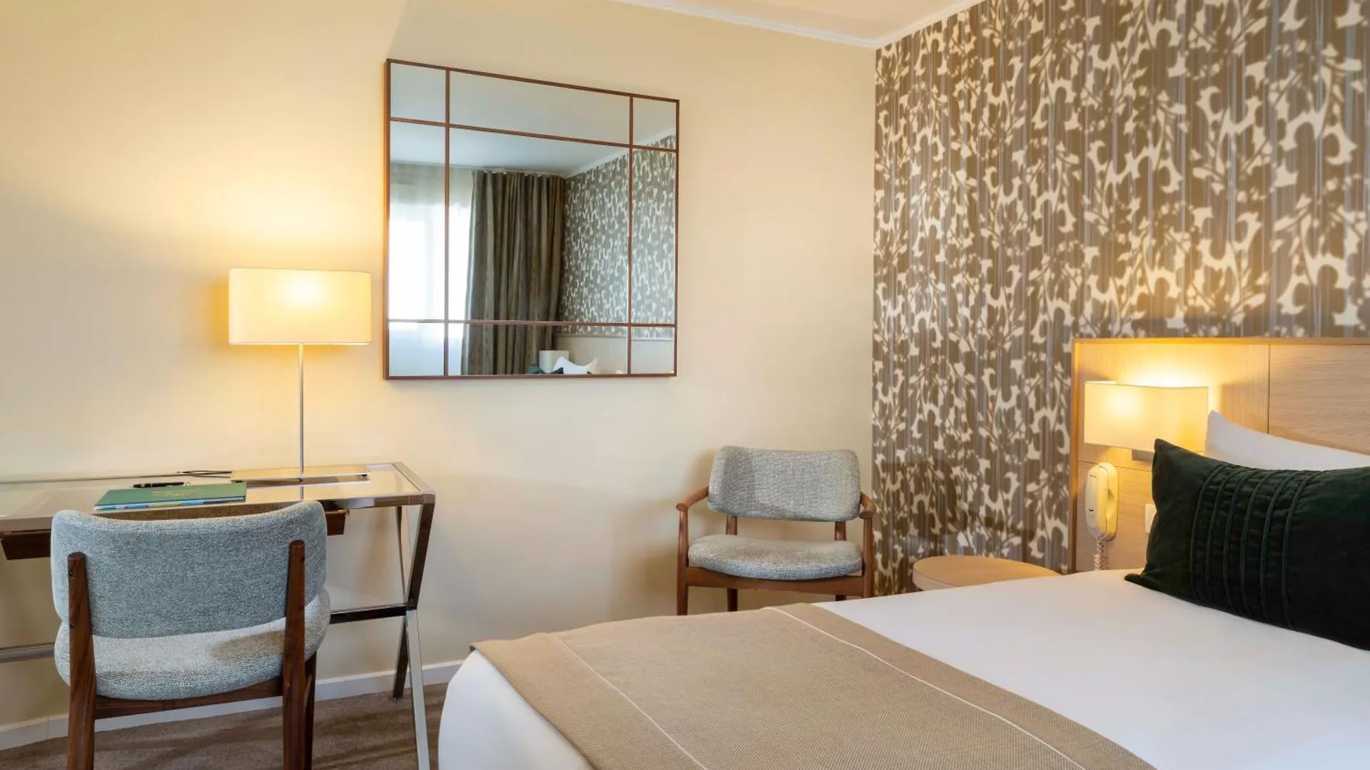 Jardins Eiffel Hotel Paris