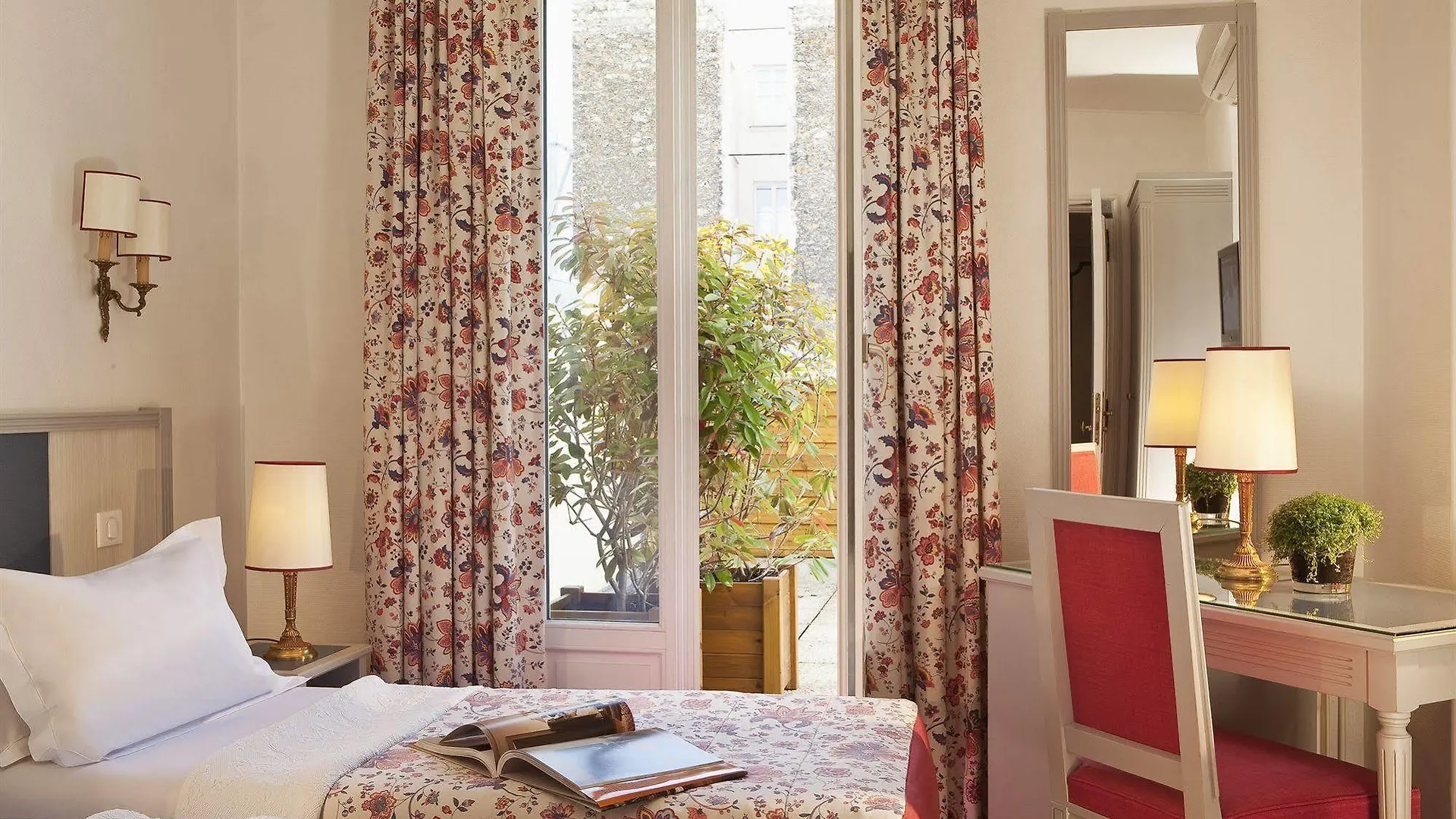 Jardins Eiffel Hotel Paris
